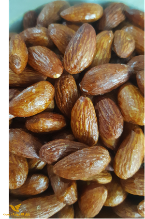 مغز بادام درختی 